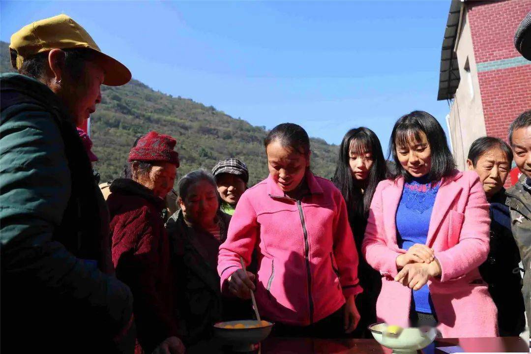 新津这场活动很热闹_新津乡_干群_村民