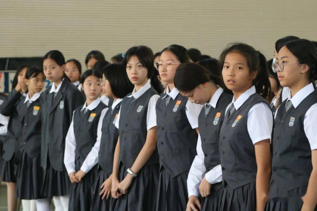 不负星光,不负己——中英公学初中部期中颁奖大会_part_同学_进步