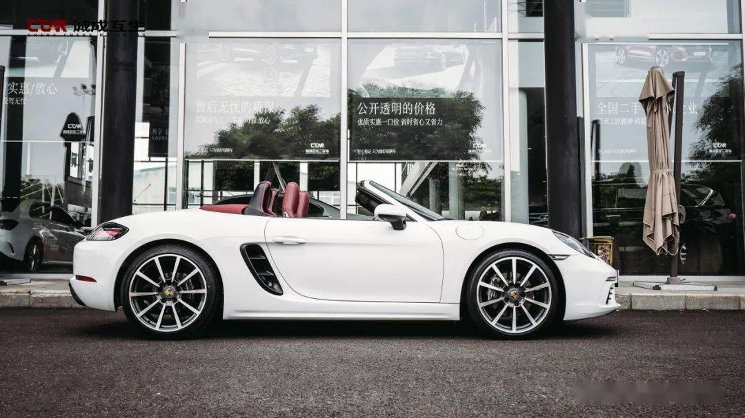 轻松省下几十万的保时捷小跑,怎么说?【保时捷718 boxster 2.