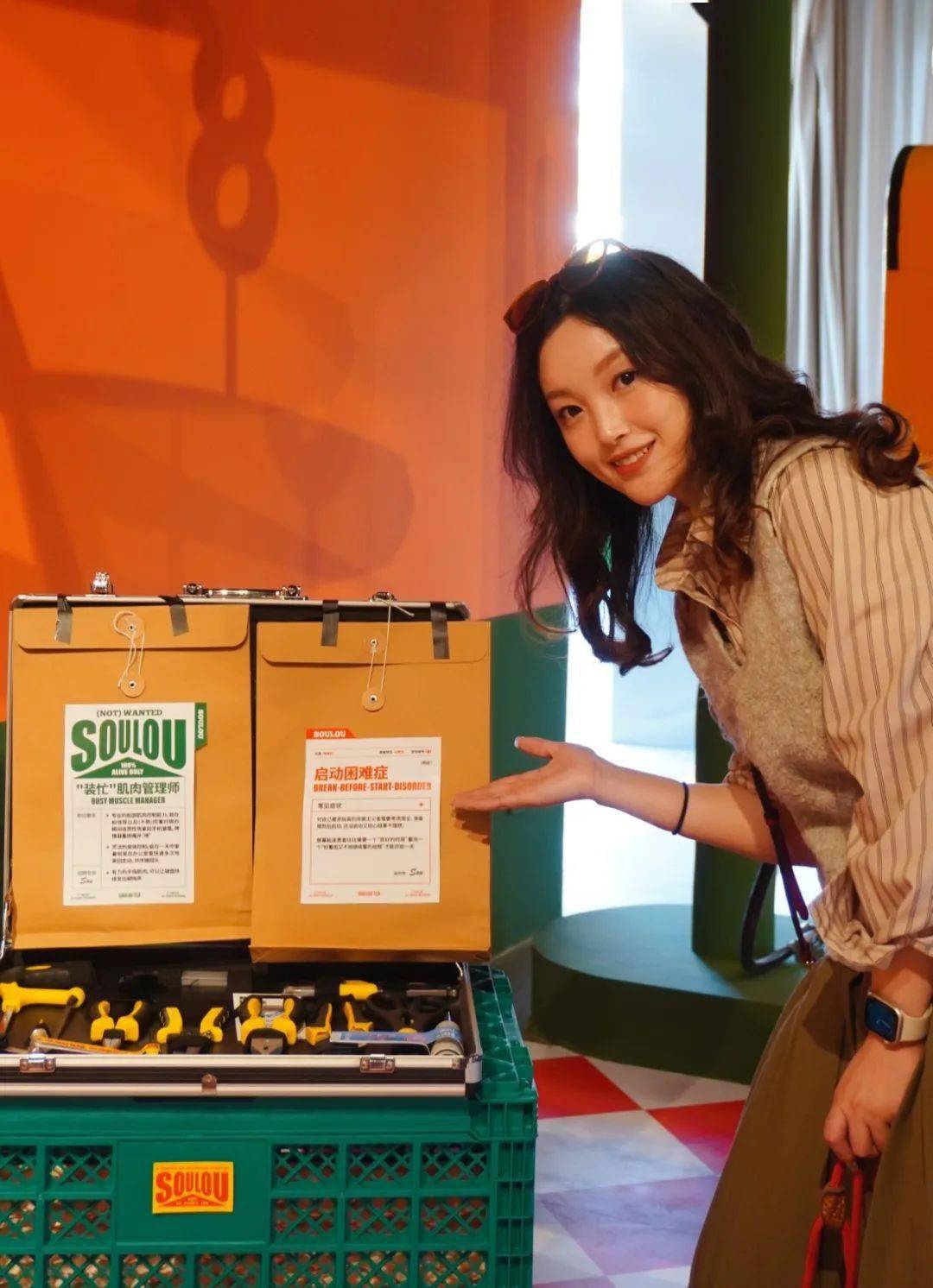 太荒诞了,我在这条街上当了一天的狗狗跟拍师_丹丹_展览_街区