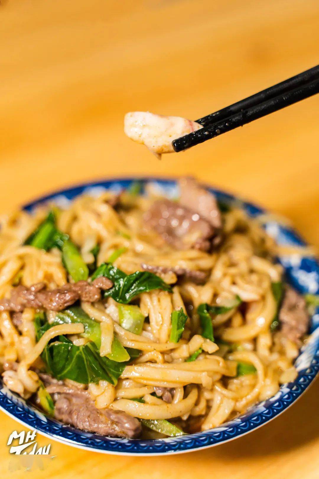 降温的夜晚,来棉湖这里吃上一碗镬气十足的牛肉炒粿,赞!