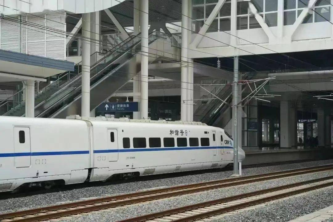 这两列车为d746次(厦门北始发至北京丰台)d760次(福州始发至北京