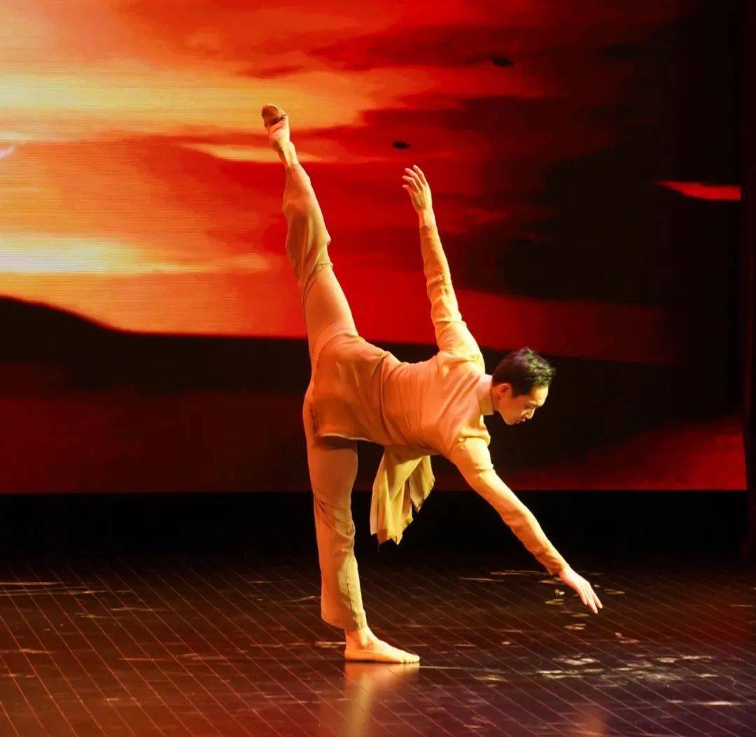 沙龙|中西交汇的现当代舞魅——自由与自我的表达_舞蹈诗_现代舞_中国
