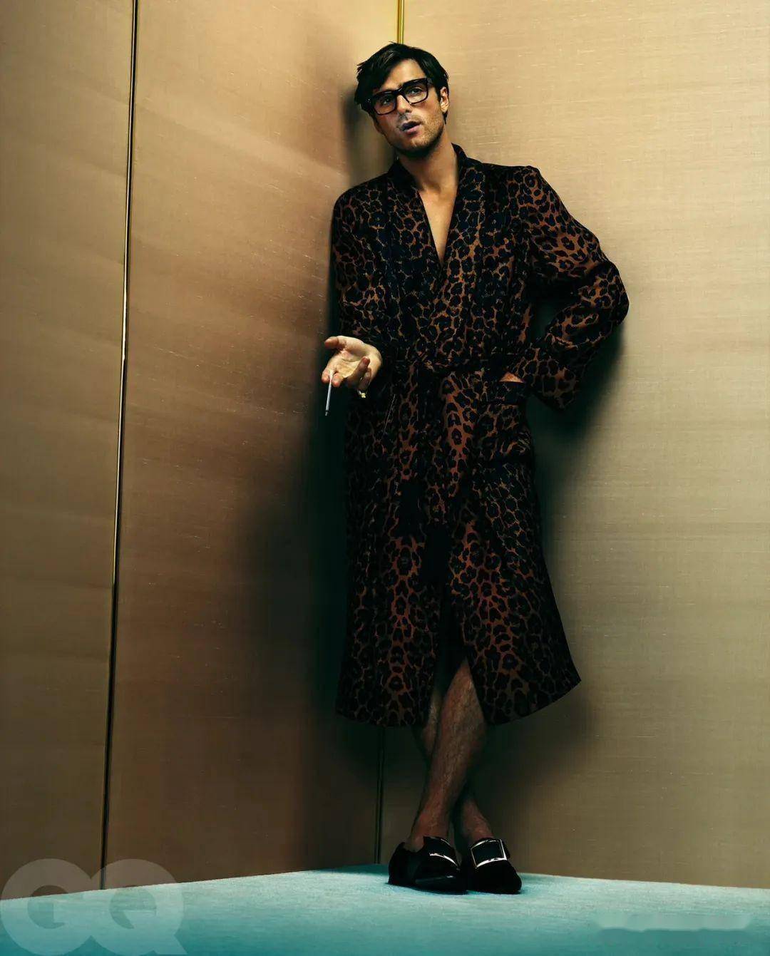 《亢奋》男星雅各布·艾洛蒂当选英版《gq》年度男性