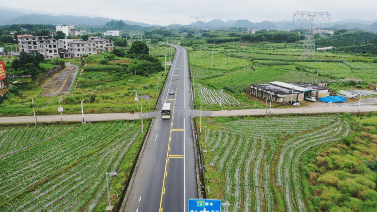 长寿之乡广西富川:打造"四好农村路" 开启服务乡村振兴新征程_发展