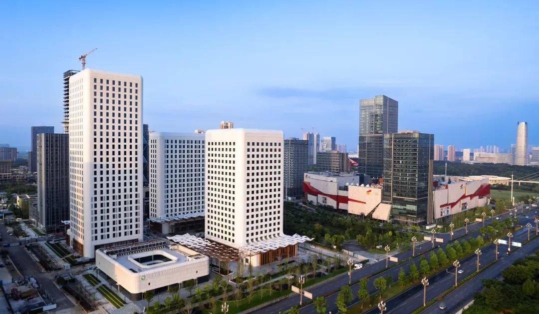 武汉新城又一总部中心启动,首批企业签约入驻_湖北_商务_项目