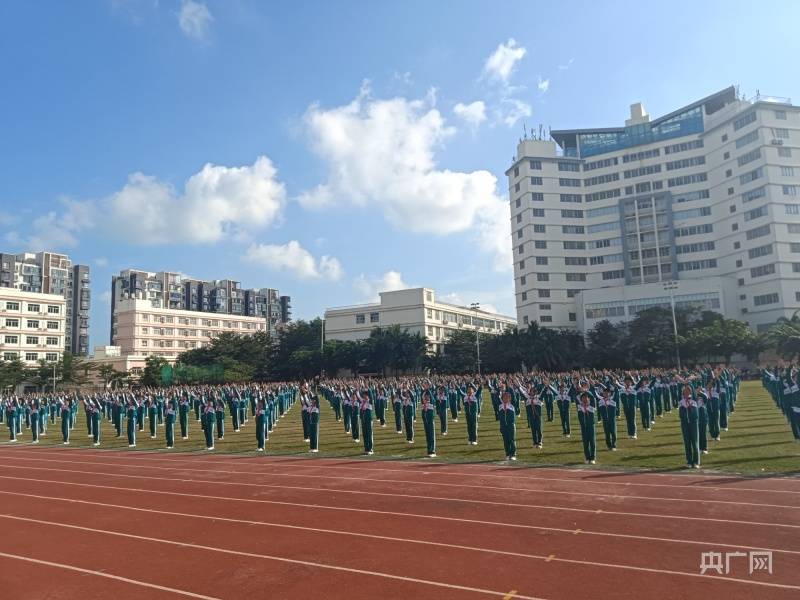 海南华侨中学举办第五十四届运动会暨初中部第十七届体育节_见习_开幕