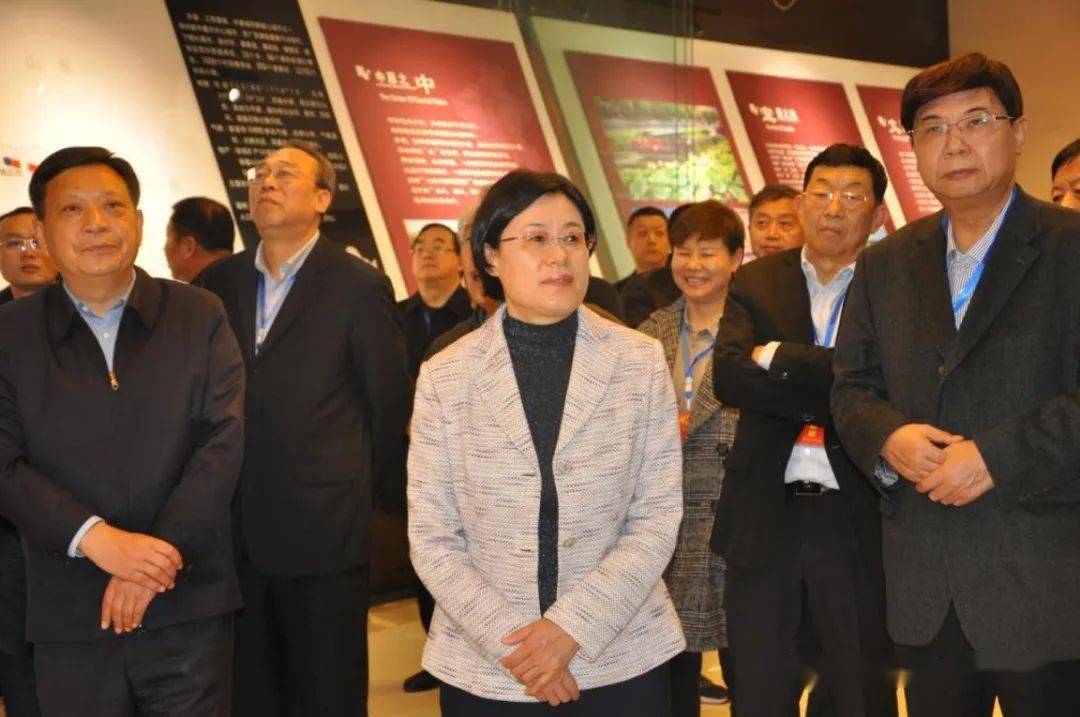 市人大常委会主任方婷,副主任尹君带队参加视察.