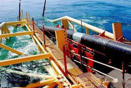 海底输油管道图片