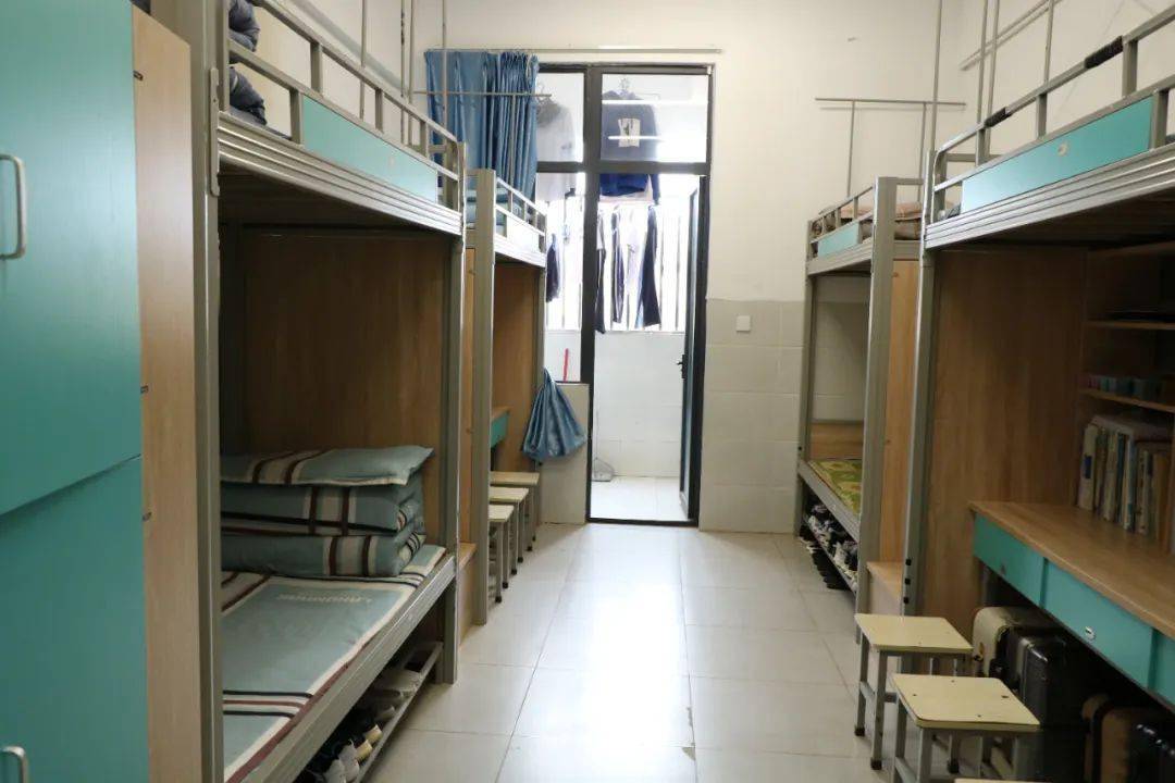 广南县第八中学(西点):德行是灵魂的力量_教育_办学_教学