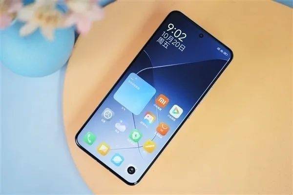 中国手机均价达3480元_为啥越卖越贵？