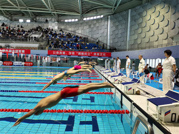 "民立杯"游泳冠军赛自2013年举办以来,历经了十年的蓬勃发展,屡创辉煌