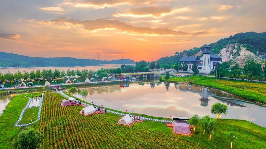 地址铁岭市昌图县昌图镇太阳山村朝阳芳草地景区"星空号"星空房,以