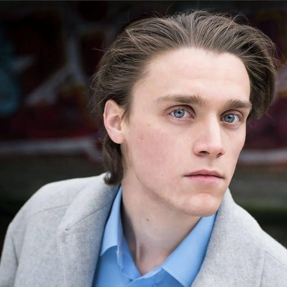 《哈利·波特》里的他,长得好看却无戏可演…_clarke_斯内普_事业