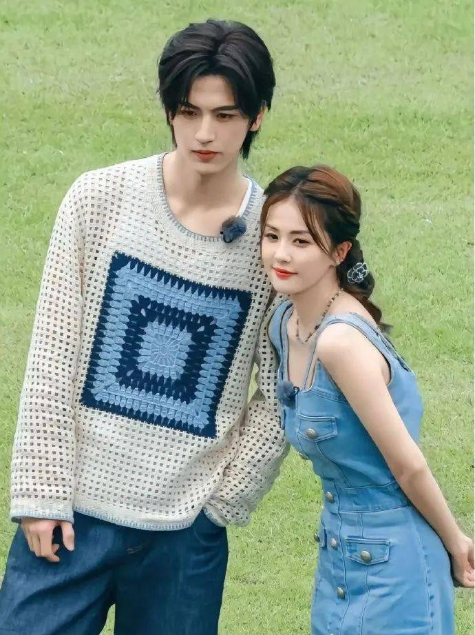 他俩终于公开了?_cp_张凌赫_白敬亭