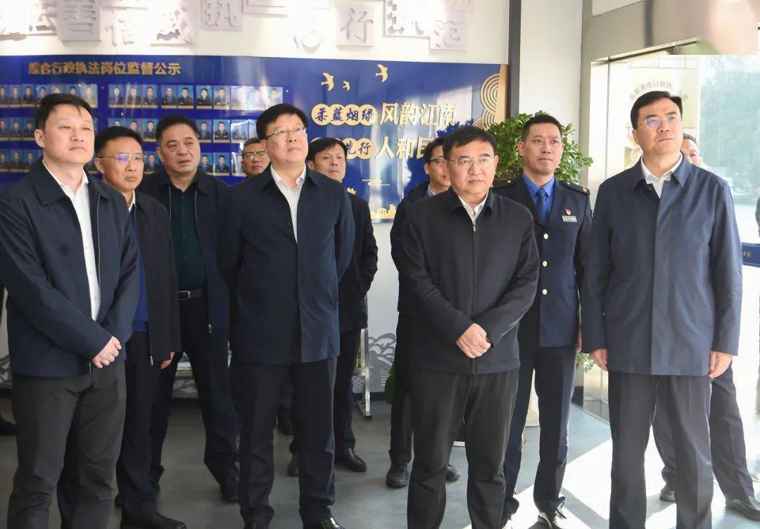 当天上午,参会人员前往张家港市城管领域执法队伍教育培训与实训中心