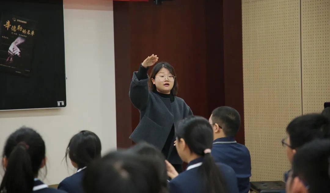 昆山市第二中学  钟子骞《阳光照耀着塔什库尔干》苏州工业园区青剑湖