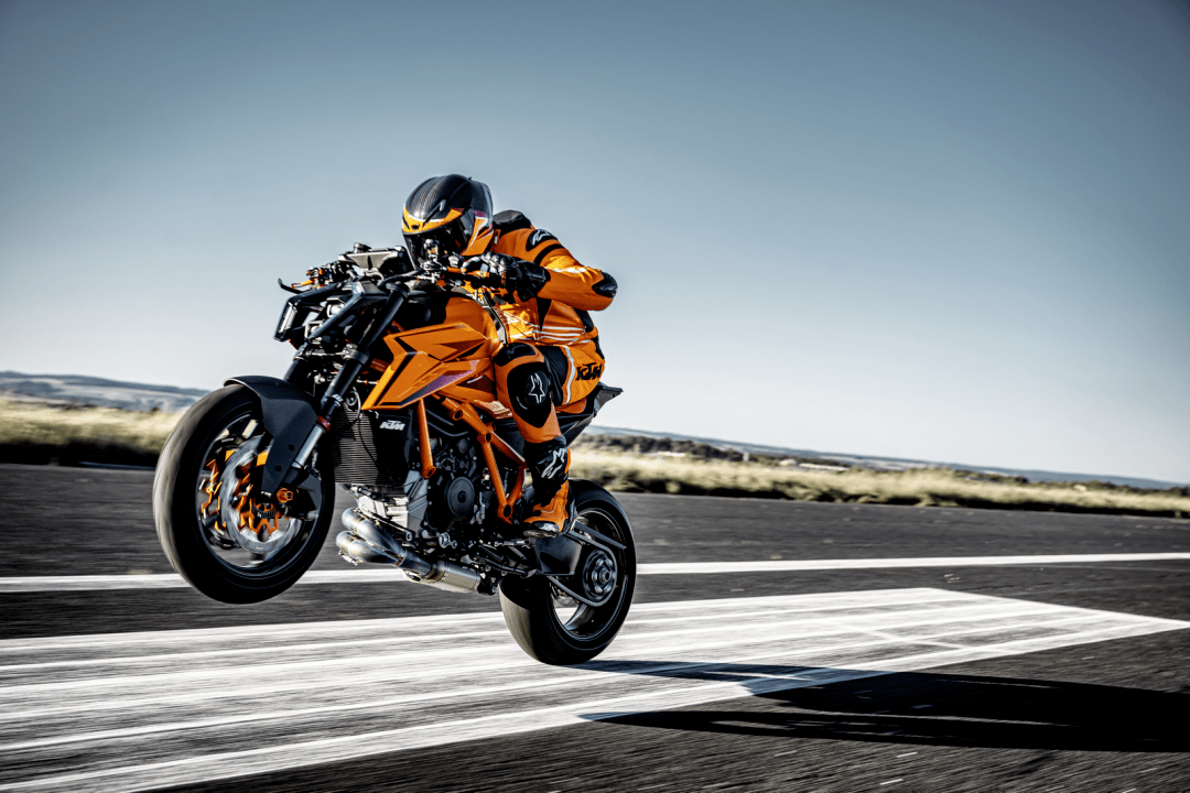 特写:ktm 旗舰级街车 1390 super duke r,r evo