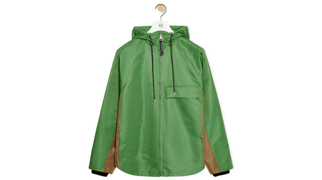 loewe绿色拼接尼龙连帽外套rmb20,500元中克重防水尼龙材质连帽派克