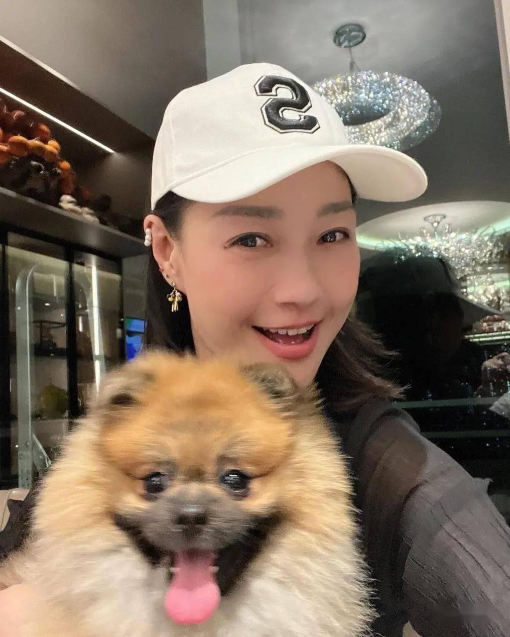 身材肉嘟嘟狂扫大餐,曾嫁豪门婚姻失败_黎瑞恩_杨玉梅_好友