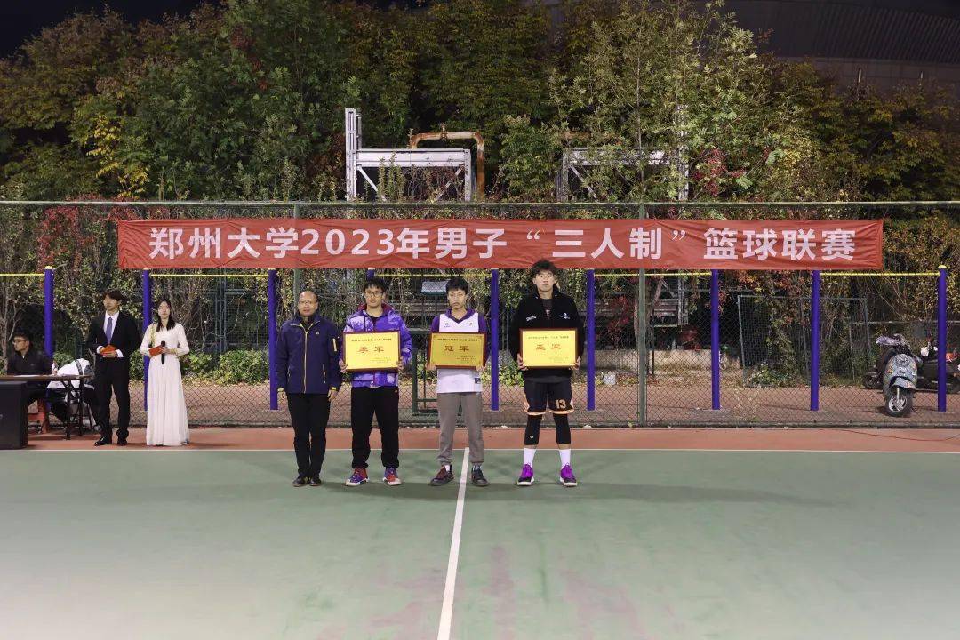青春赛场,迎"篮"而上_篮球_王红晓_热血