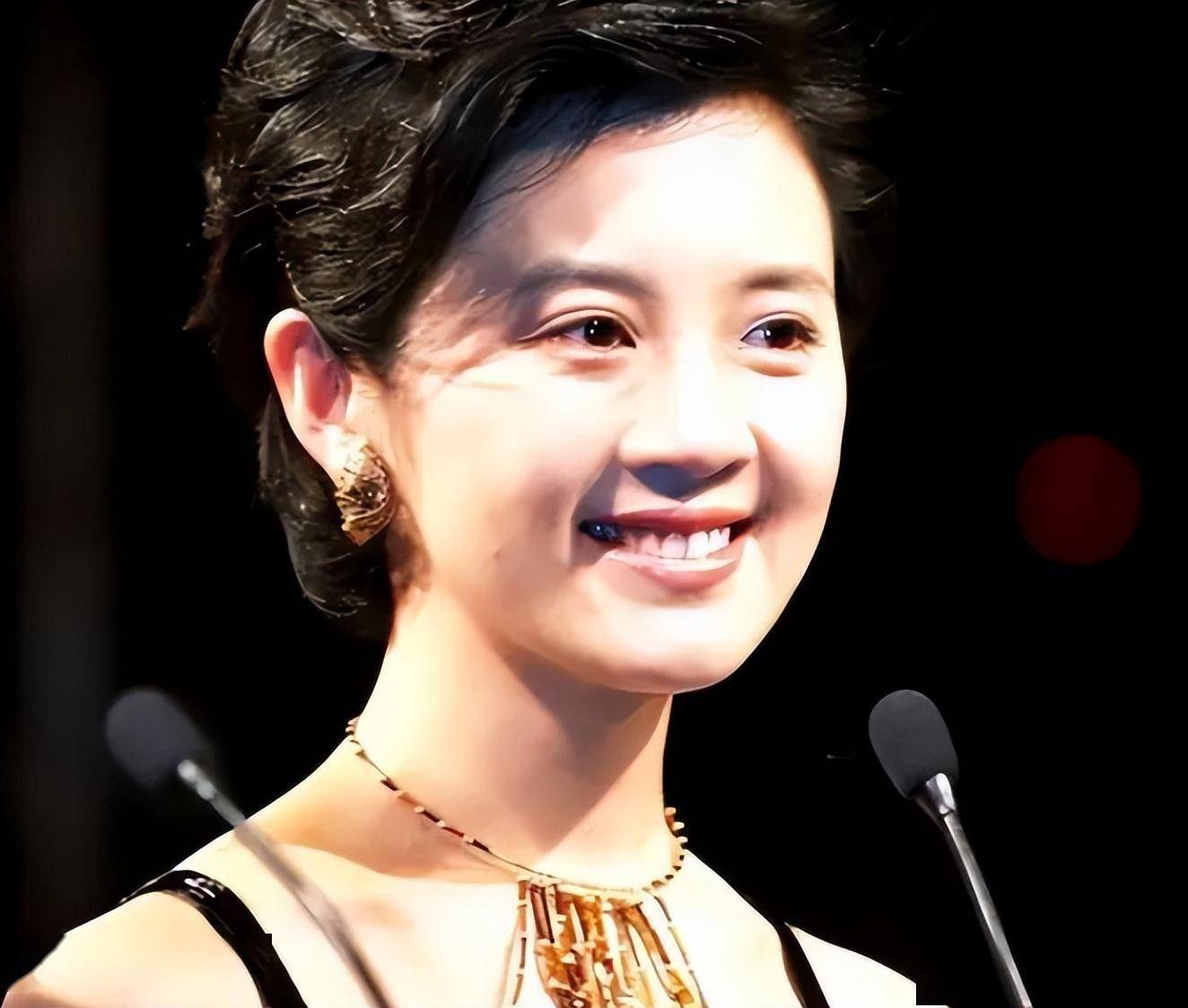 她是央视"最嚣张"女主持人,做小三,借子上位逼走原配嫁入豪门_许戈辉