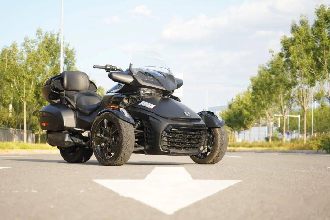 jc君测评:庞巴迪spyder f3,跨界的"摩"法_搜狐汽车_搜狐网