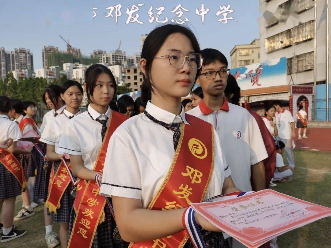 事发云浮 邓发中学 快看现场