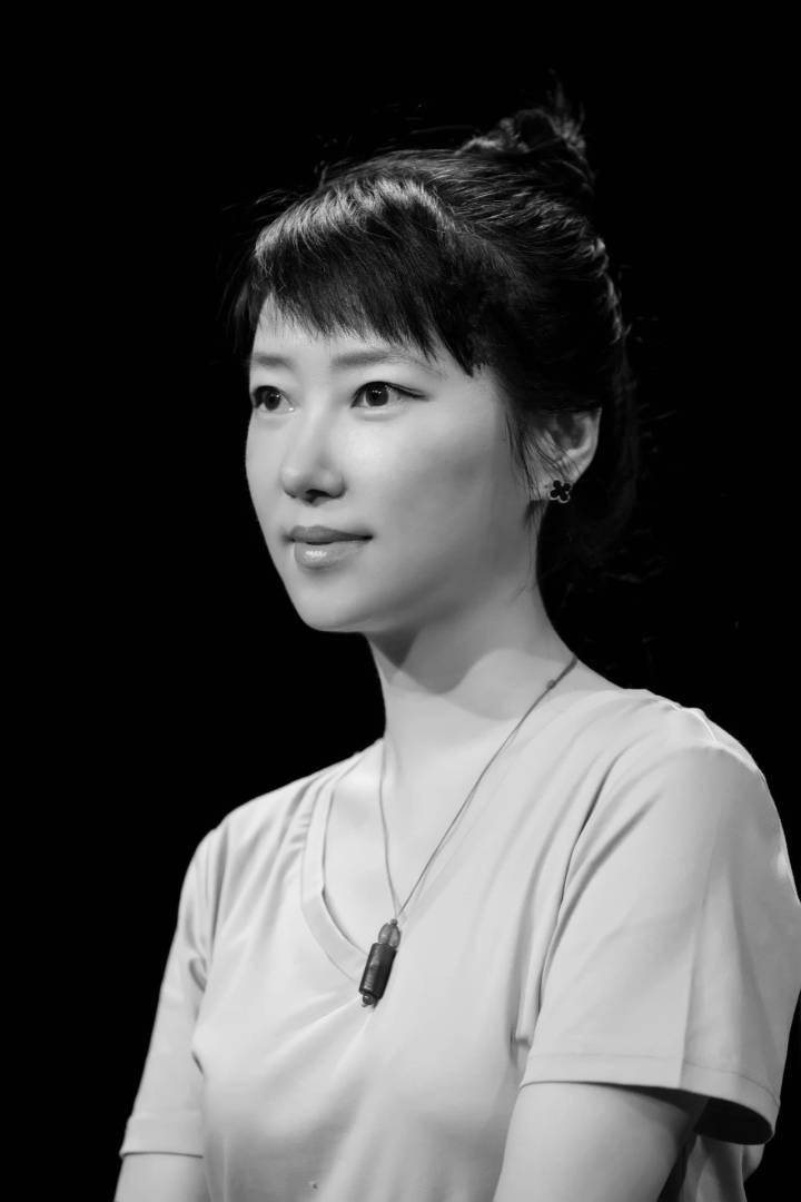 服装造型设计张颖:创新,对传统要有敬畏之心_戏曲_母亲_戏剧节