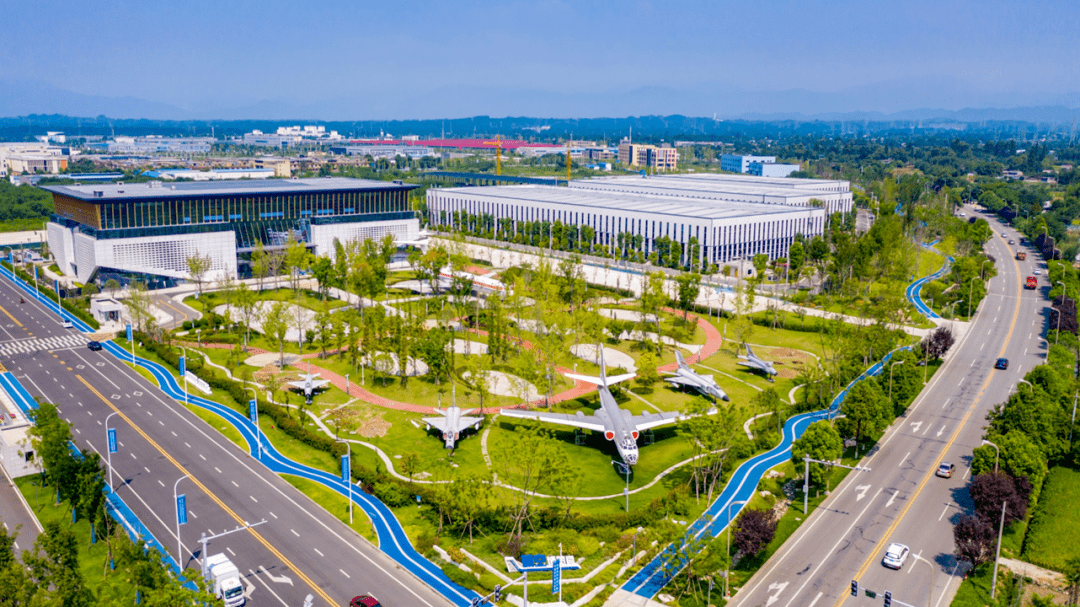 市电子科大航空航天学院(四川省无人机学院)合作仪式成功举行_测试