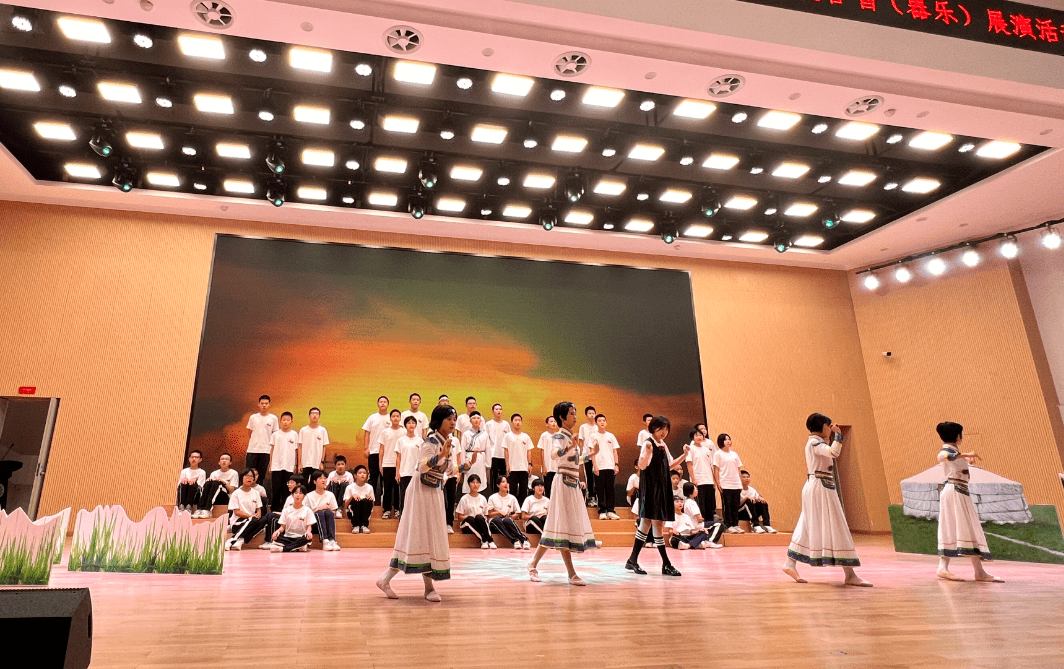 《春天又来临》佛山市高明区荷城中学指导老师:蔡婉君,黄玲,徐永康