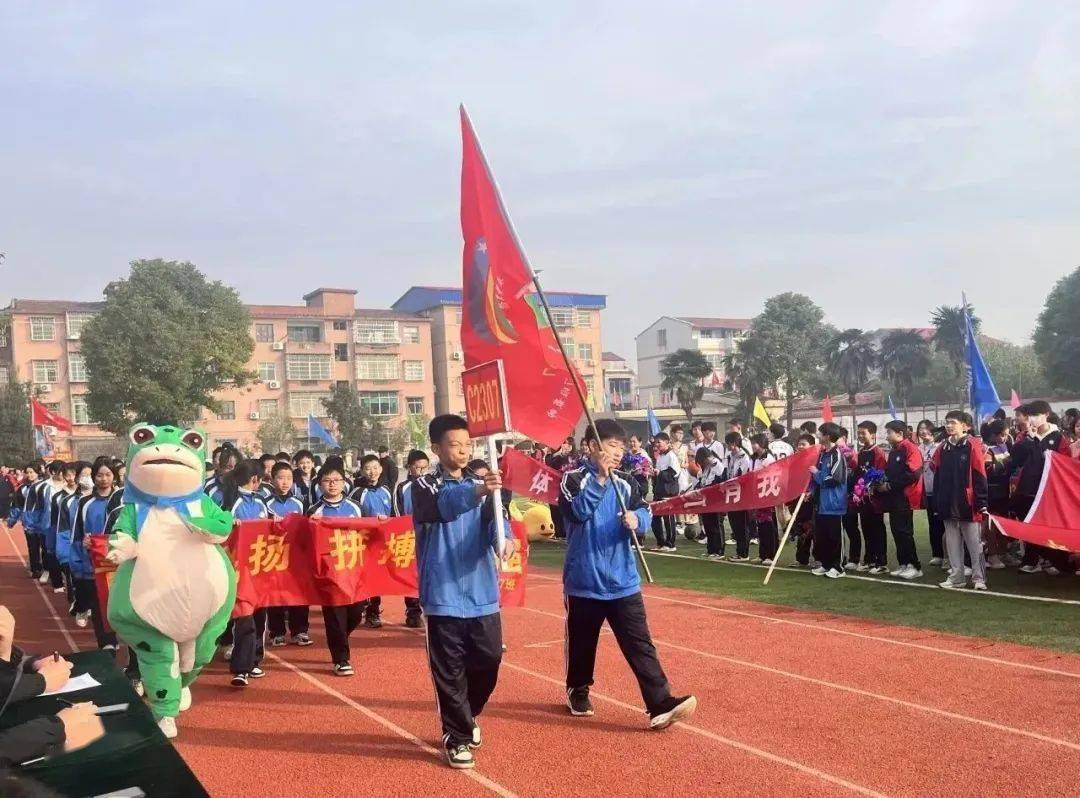 全縣各學校,幼兒園開展學生運動會_拔河_進行_趣味