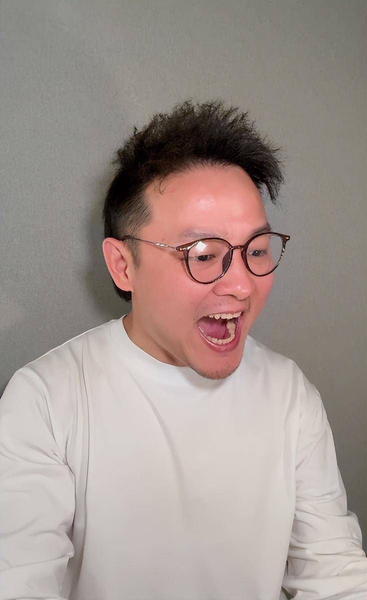 12月7日,知名歌手曾一鸣带相关话题发视频科普e6音:"给大家科普高音