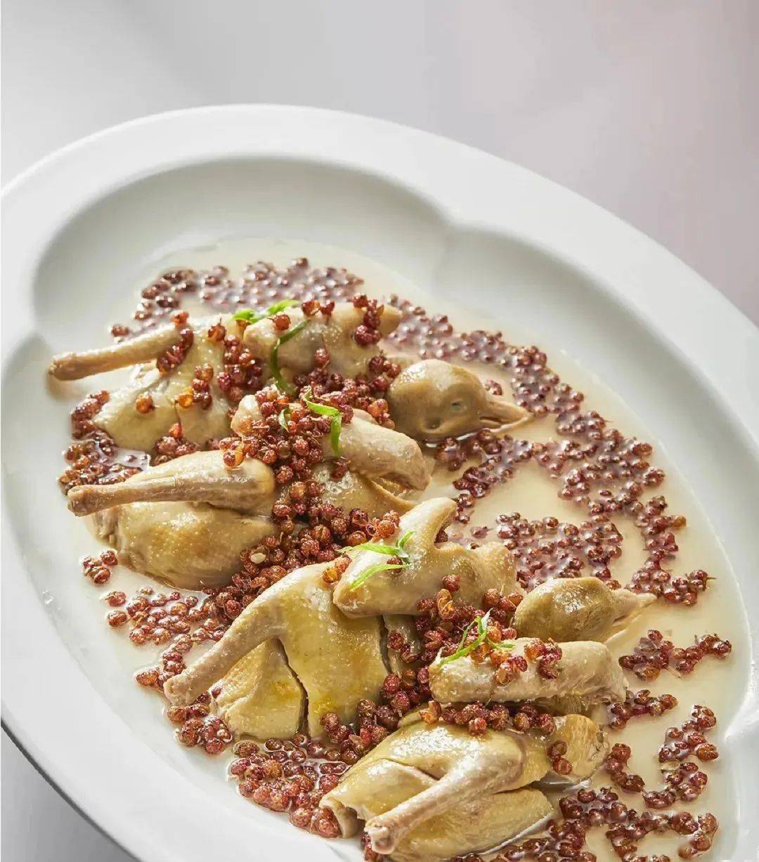 香料比例:辣椒王50克 ,二荆条50克 ,山奈15克 ,白芷3克 ,白扣5克 ,青