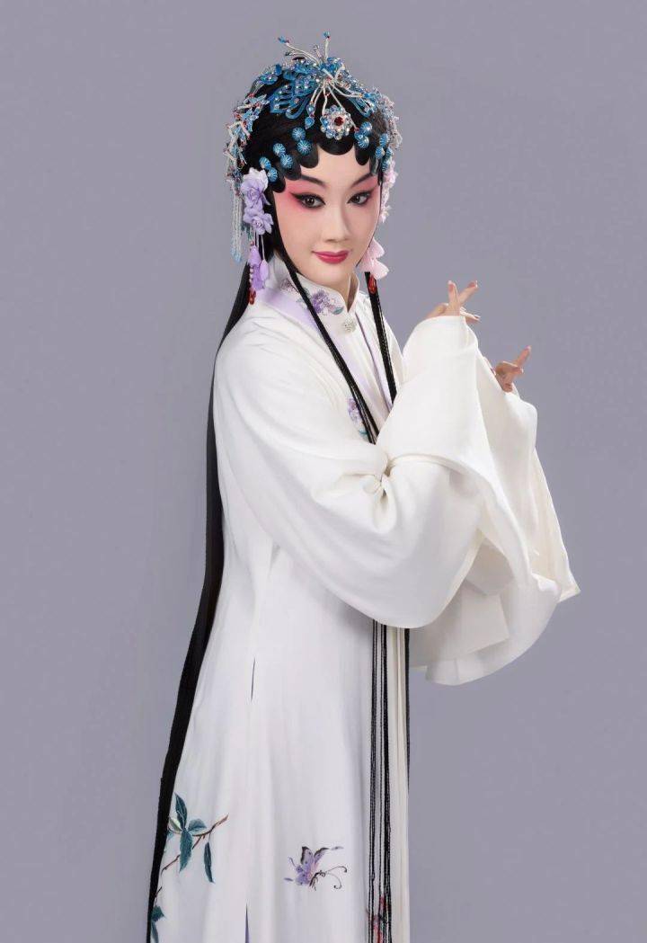 吴心怡饰王玉真浙江京昆艺术中心浙江京昆艺术中心是浙江省文化和旅游