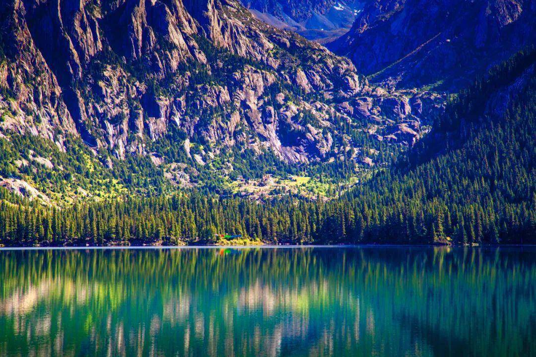 "少不入川,老不出蜀".四川,一个来了就不想走的地方_雪峰_云海_大自然