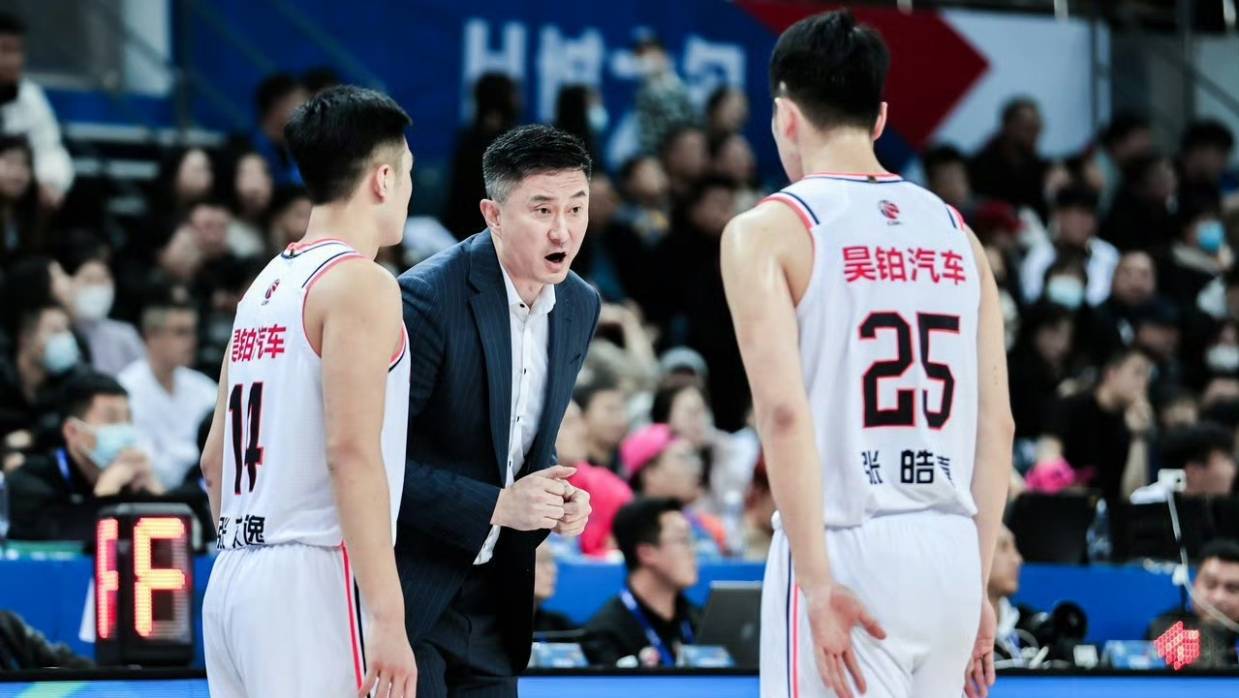 广东男篮胜之不武?张庆鹏赛后说出真相!解说太离谱!_比赛_天津队_周琦