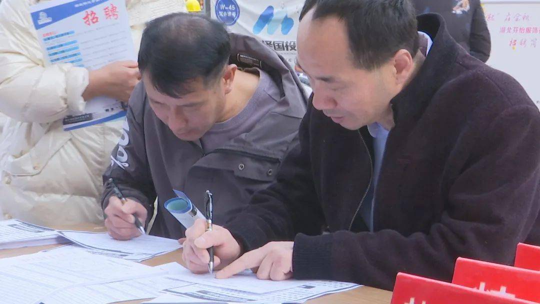 雅斯超市店长 肖乐湖北雅斯连锁商业有限公司入驻云梦万维广场,于12月