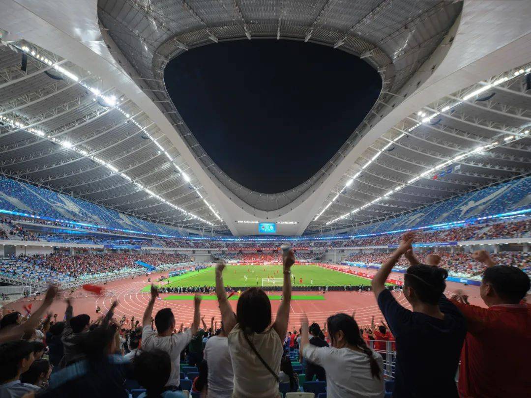 新作| 厦门新体育中心 白鹭体育场_屋面_赛事_看台