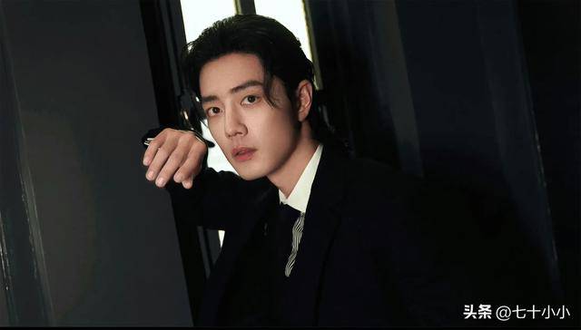 肖战露面就圈粉,糊图倍杀精修,路人原地转粉_活动_真人_感觉