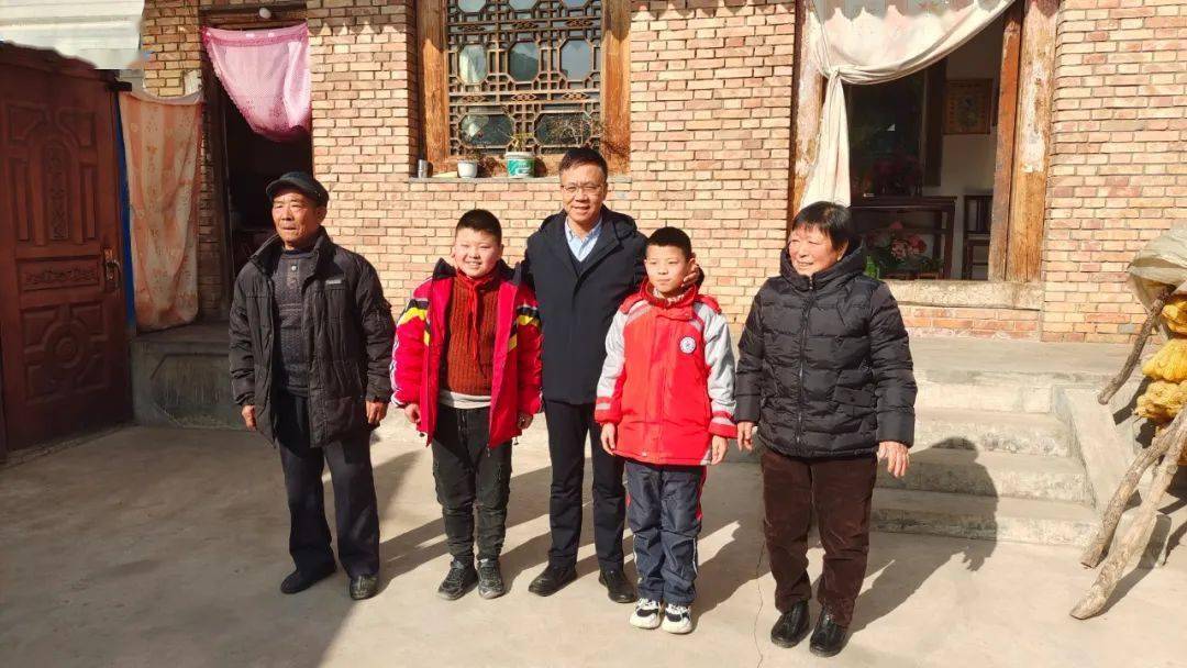 张军仁在陇南调研指导除雪保畅,定点帮扶及公共交通信息化服务管理