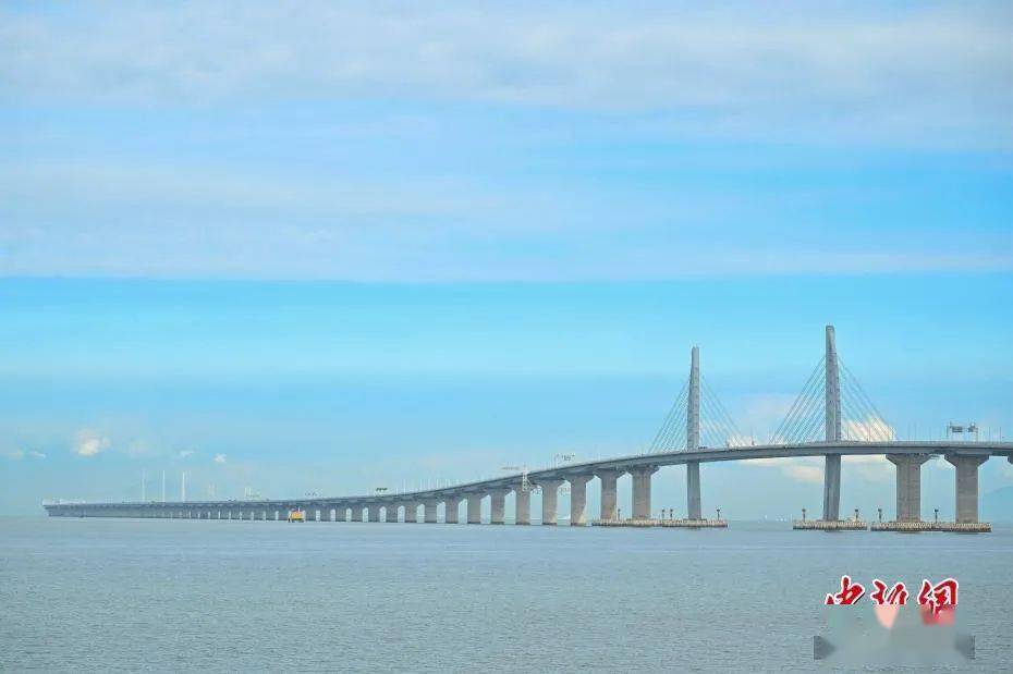 港珠澳大橋旅遊試運營將於12月15日開通,港澳和內地居民可經大橋珠海