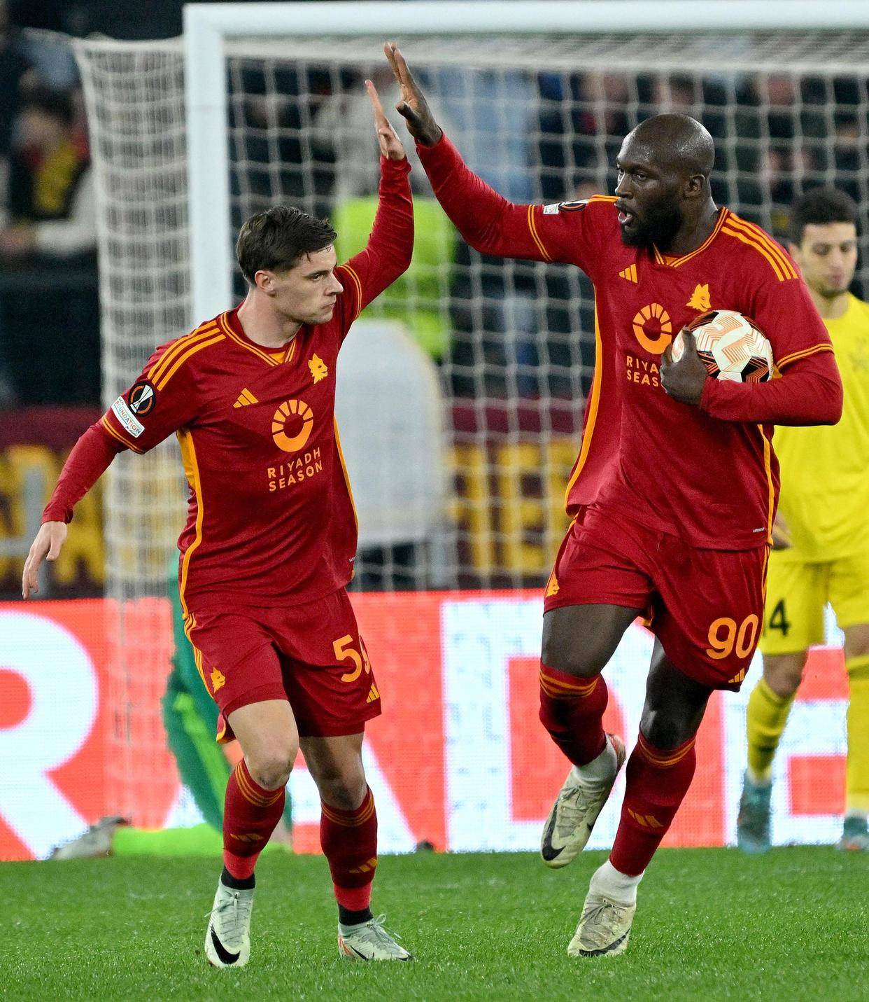 足球——欧罗巴联赛:罗马晋级附加赛_新华社_欧新_球员