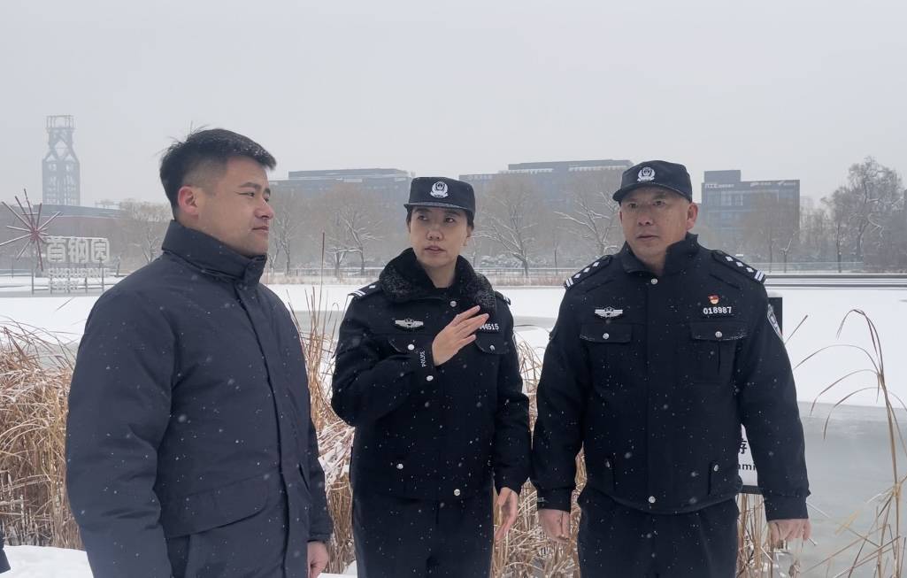 新京报记者 彭冲 摄京西大悦城客流不减,民警走进社区排查安全隐 144