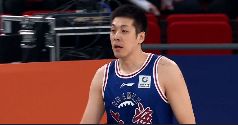 cba沉睡雄狮苏醒豪取4连胜 双外援狂轰59分挡不住_山西男篮_上海男篮