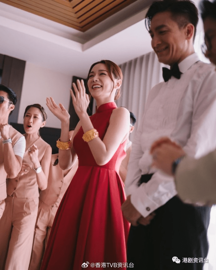 姊妹团成员之一的高海寧亦在ig分享姊妹团的照片,与汤洛雯胞妹汤洛瑶