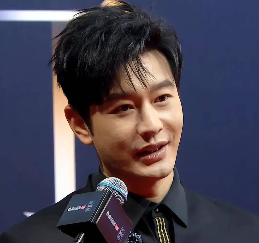 黄晓明发福,吴昕脸僵,魏大勋抬头纹抢镜_皮肤_状态_明星
