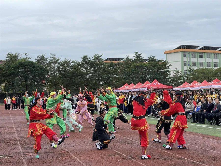 局长周少添,党组成员杨育浩,普宁职业技术学校校长林日阳
