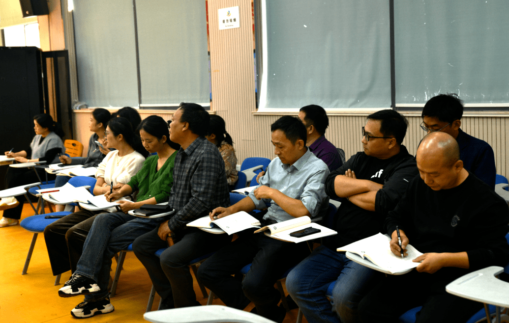 江苏泰州市扬子江教育集团举行义务教育学段生本教学课堂研讨活动