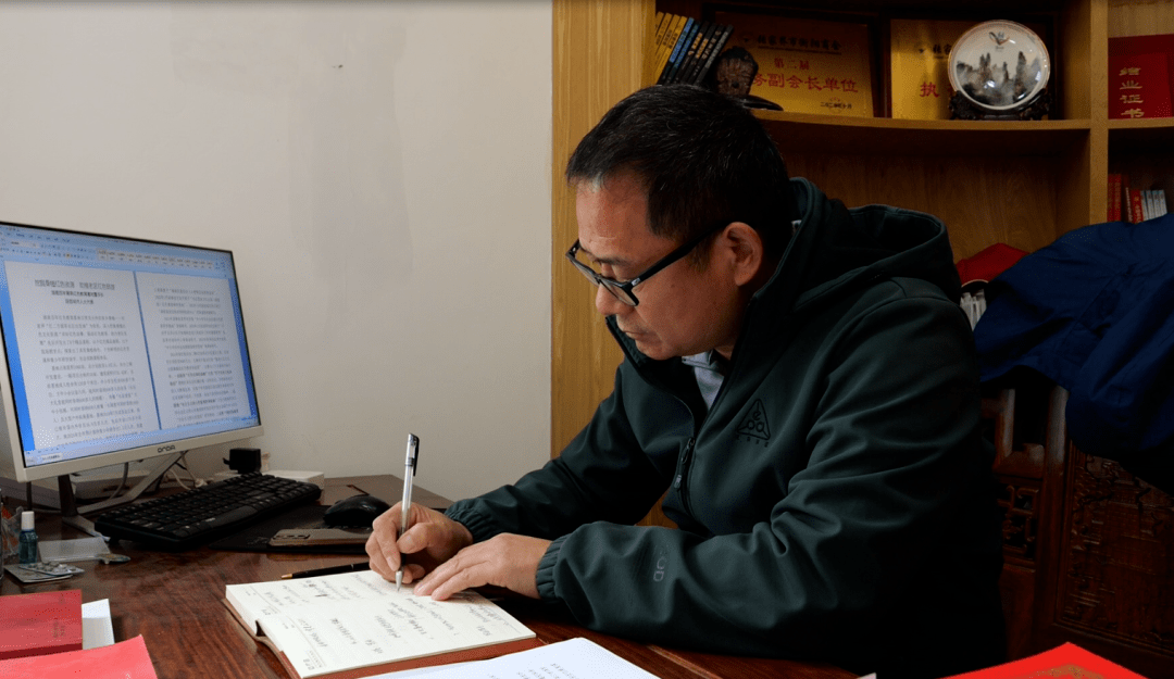 人大代表风采丨陈哲明:传承红色基因 讲好桑植故事_教育_人民_发展